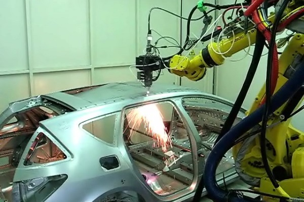 Découpe laser robotisée